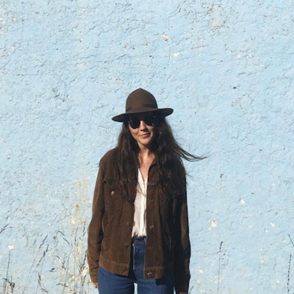 Meet your Posher, Mackenzie - Picture 1 of 1